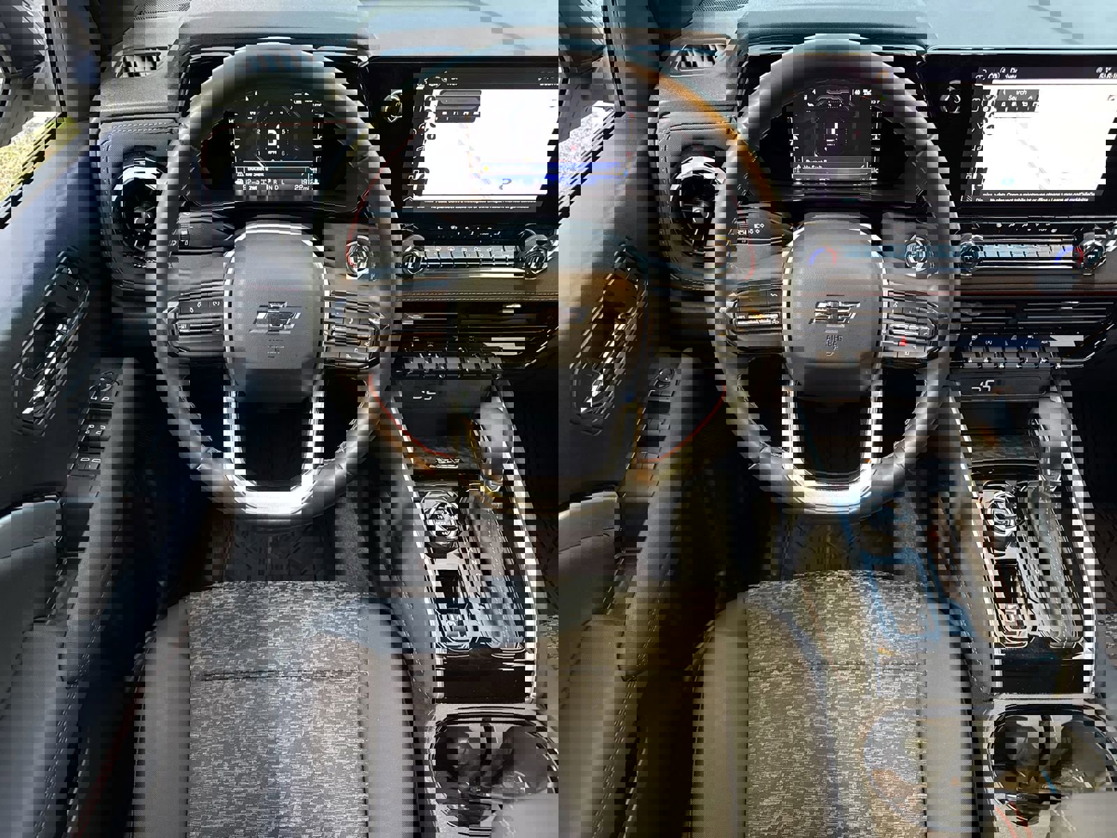 Used 2023 Chevrolet Colorado Z71 w/ Z71 Convenience Package 2 image 28