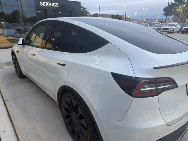 Used 2022 Tesla Model Y Performance AWD/4WD image 3