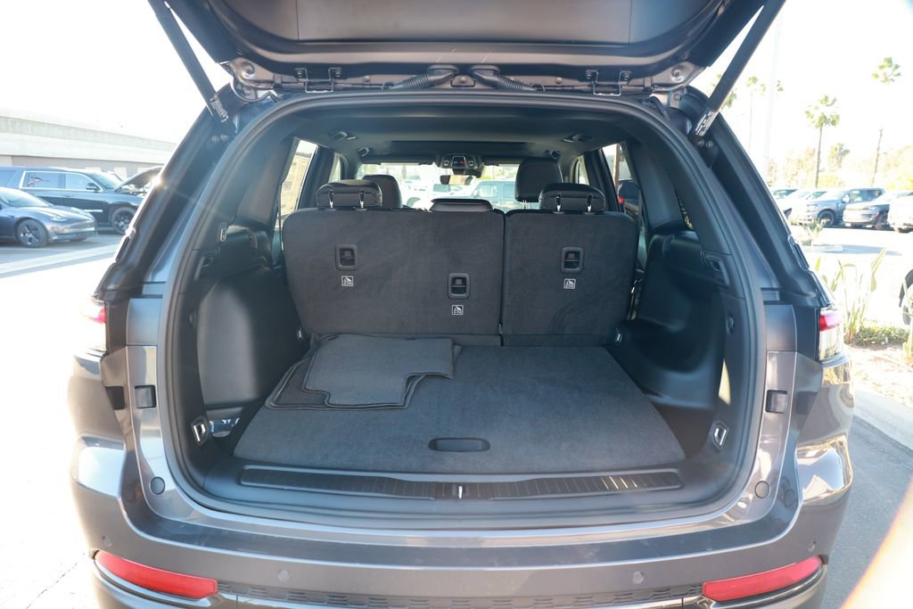 New 2025 Jeep Grand Cherokee Altitude image 31