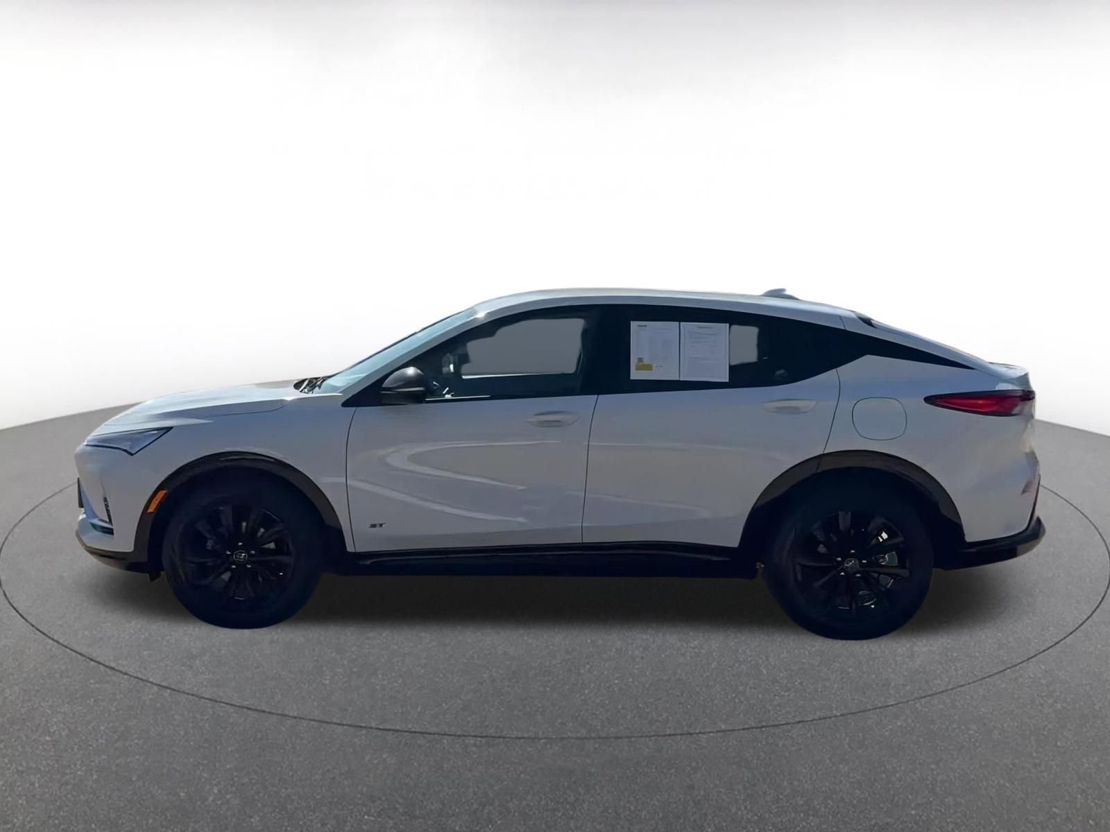 Used 2025 Buick Envista Sport Touring image 9