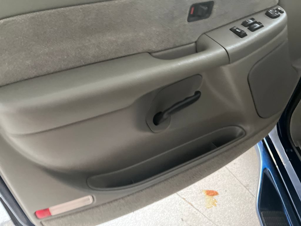 Used 2000 Chevrolet Silverado 1500 LS RWD image 11