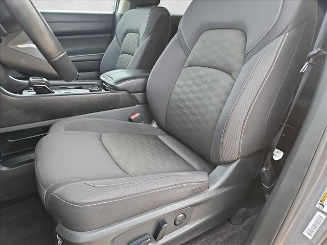 Used 2024 Nissan Pathfinder SV AWD/4WD image 15