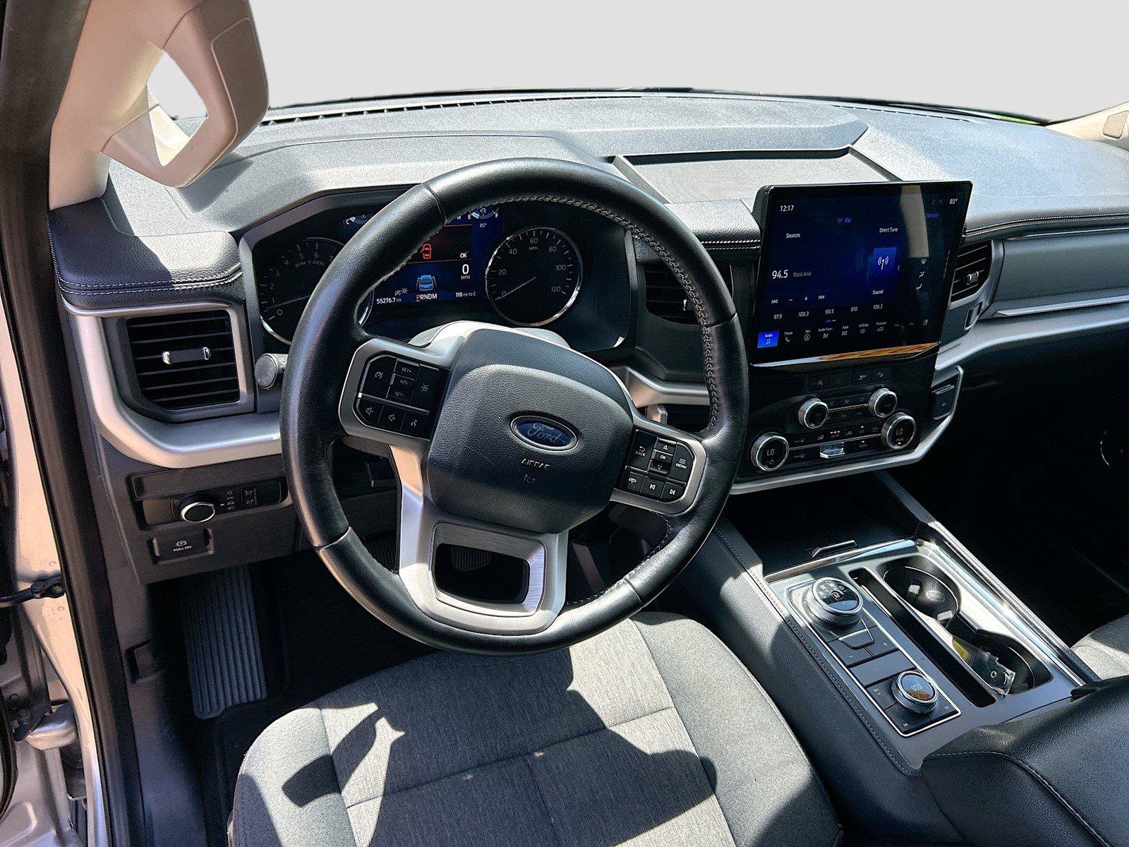 Used 2024 Ford Expedition XLT AWD/4WD image 39