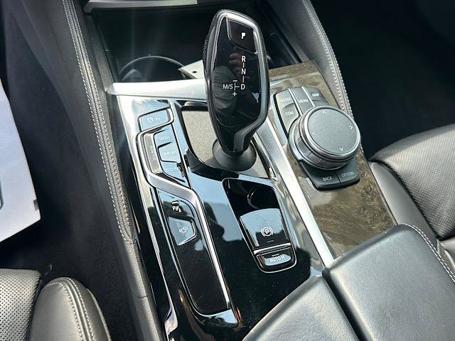 Used 2023 BMW M550i xDrive AWD/4WD image 28