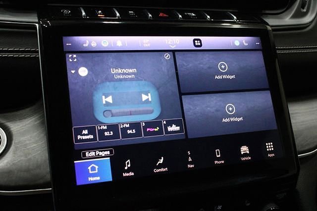 Used 2021 Jeep Grand Cherokee L Limited w/ Luxury Tech Group II image 36