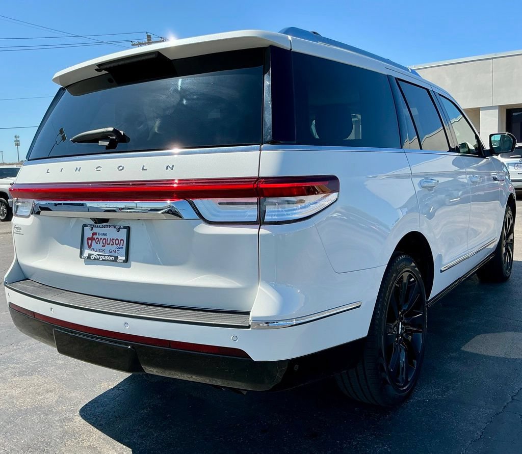Used 2024 Lincoln Navigator Reserve w/ Monochromatic Package AWD/4WD image 20