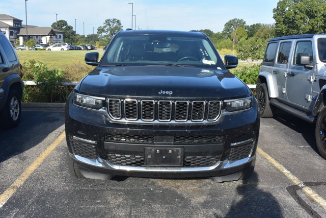 Used 2022 Jeep Grand Cherokee L Limited AWD/4WD image 2