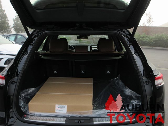 New 2025 Toyota Crown Signia image 4