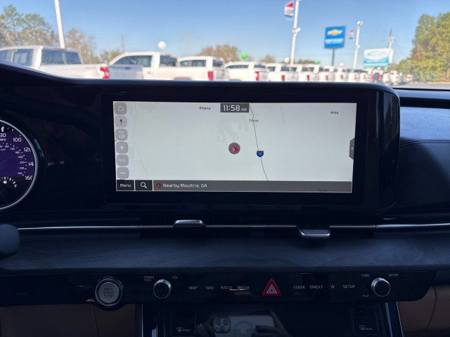 Used 2023 Kia Carnival EX image 23