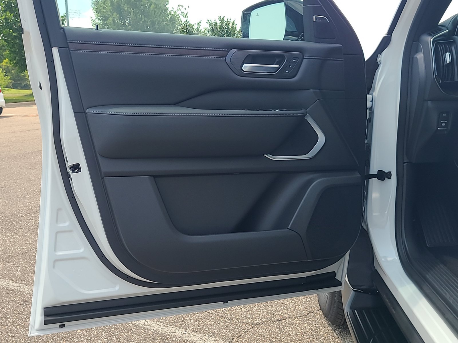 New 2026 Nissan Armada Platinum AWD/4WD image 10