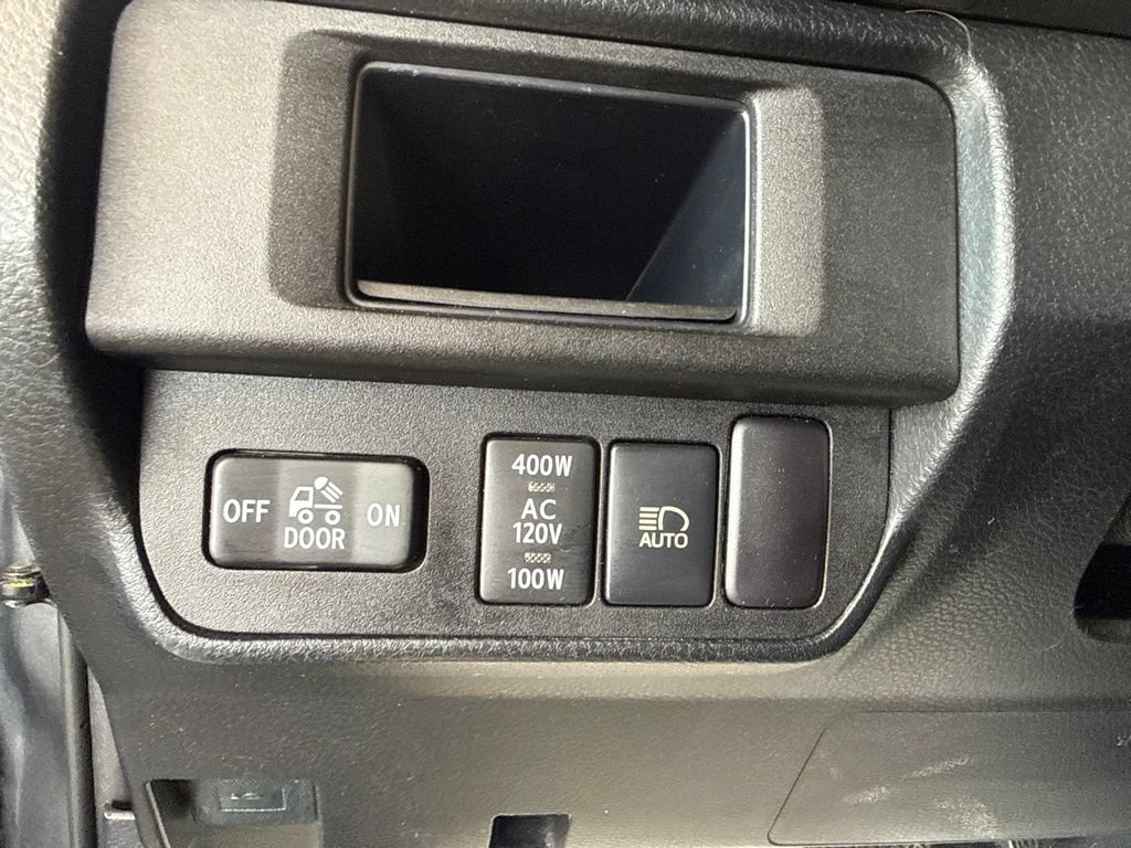 Used 2018 Toyota Tacoma TRD Off-Road AWD/4WD image 15