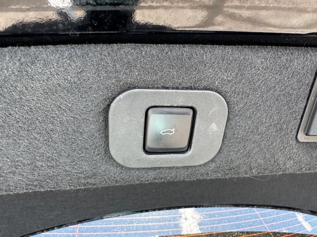 Used 2018 Lincoln Continental Reserve AWD/4WD image 17