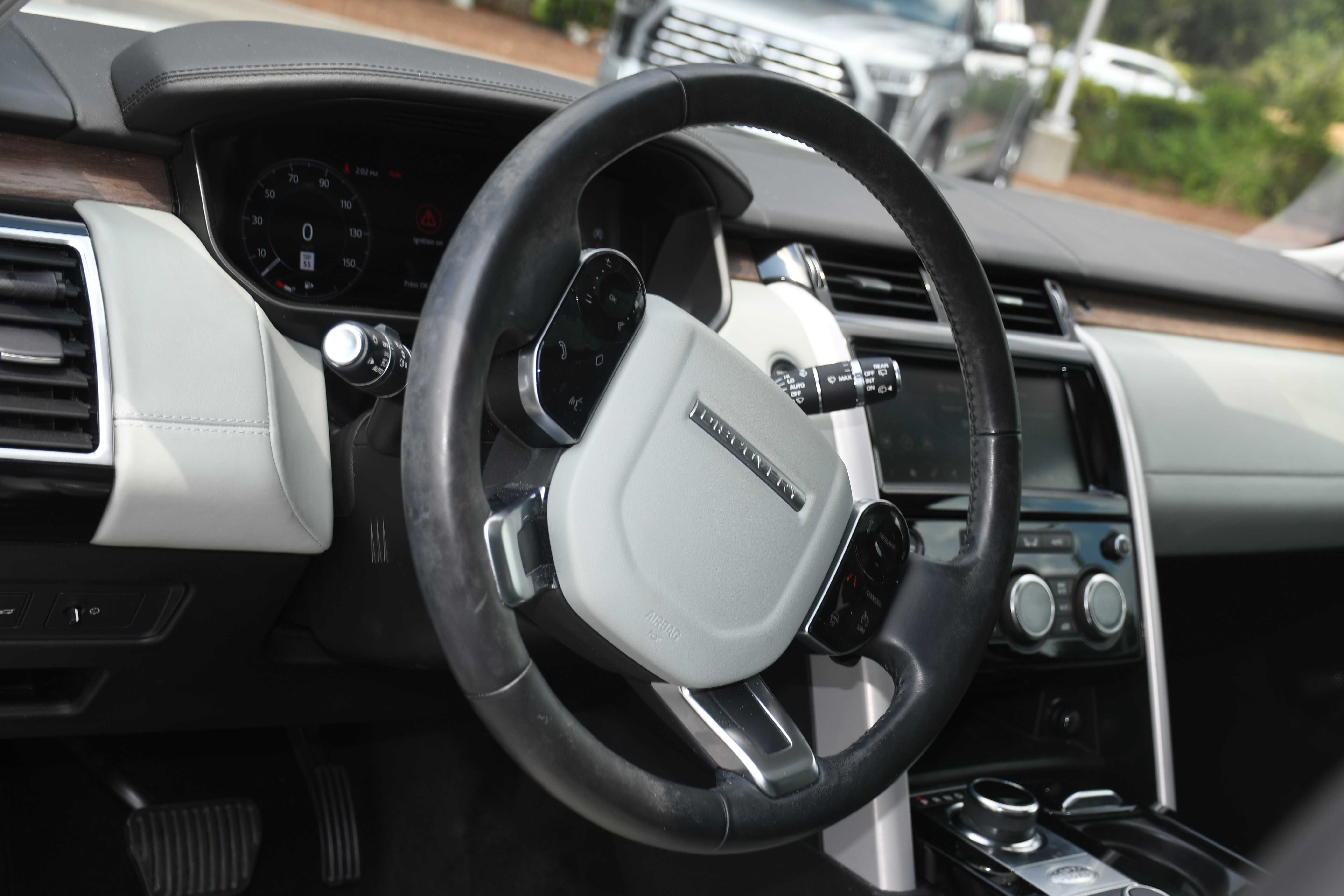 Used 2019 Land Rover Discovery HSE Luxury AWD/4WD image 10