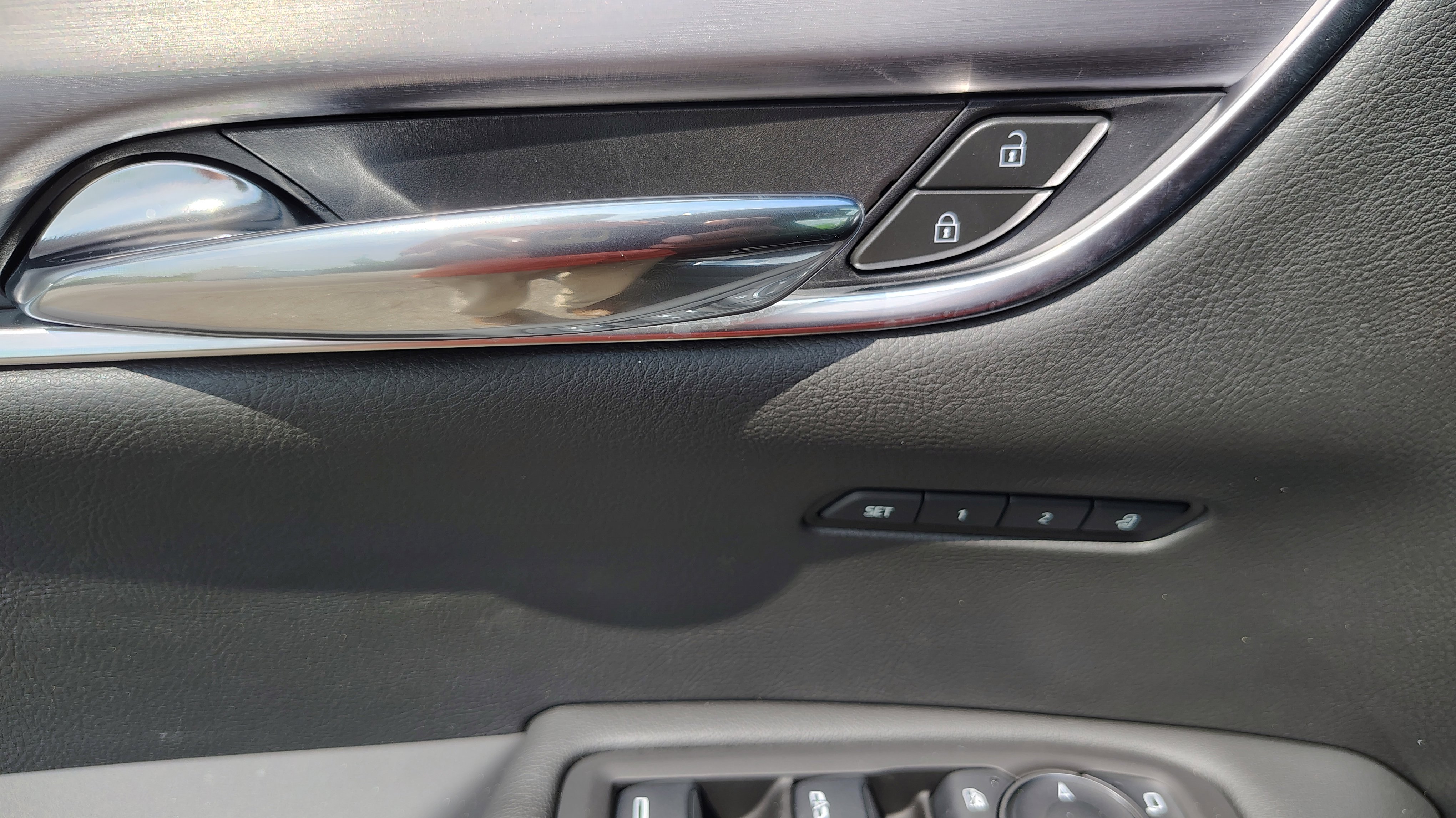 New 2025 Cadillac XT6 Luxury w/ LPO, Premium Carpet Package image 12