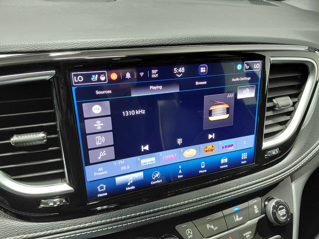 Used 2025 Chrysler Pacifica Limited w/ Trailer Tow Group AWD/4WD image 40