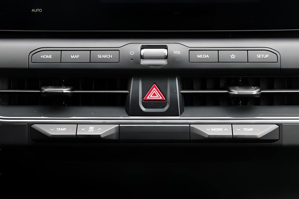 Certified 2025 Kia K4 EX image 22