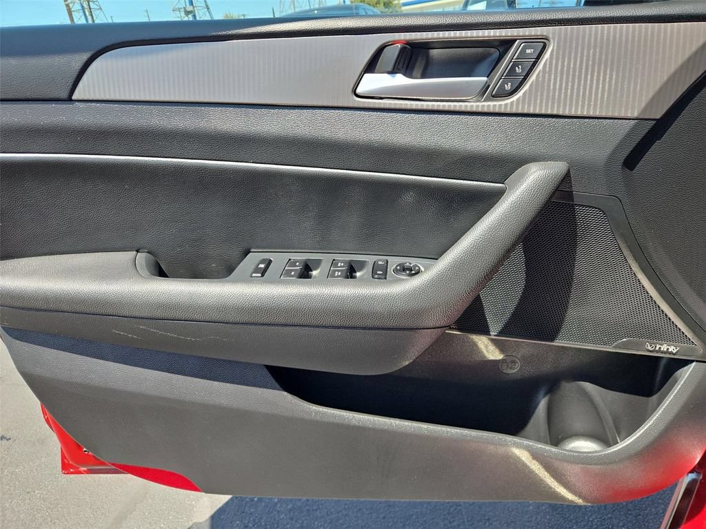 Used 2018 Hyundai Sonata Limited FWD image 15