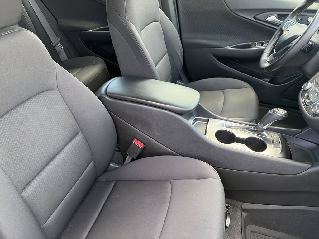 Used 2020 Chevrolet Malibu RS FWD image 31
