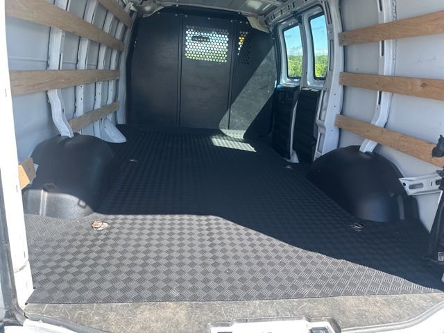 Used 2023 Chevrolet Express 2500 w/ Driver Convenience Package image 21