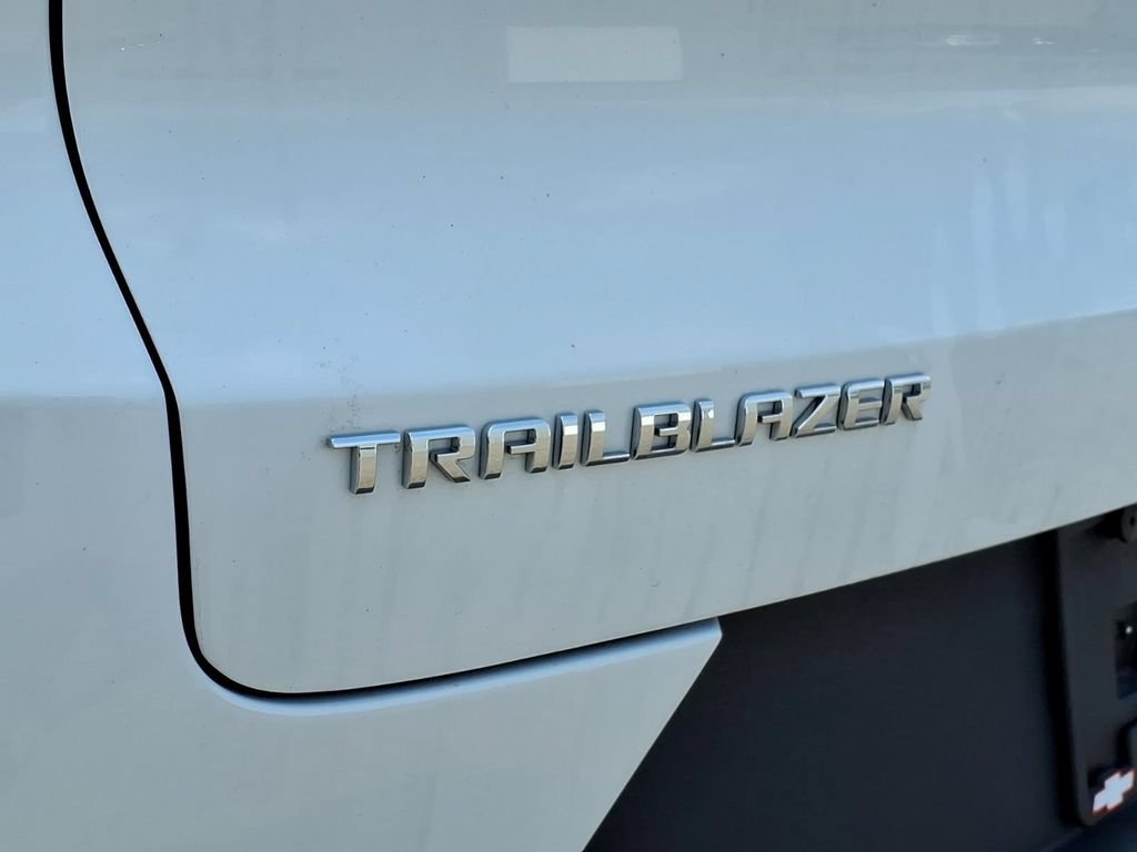 Used 2023 Chevrolet TrailBlazer LT FWD image 27