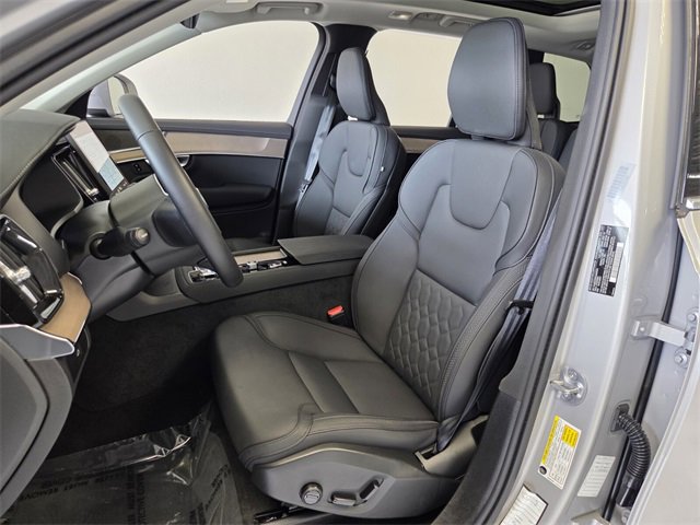 Certified 2025 Volvo XC90 B5 Plus image 10