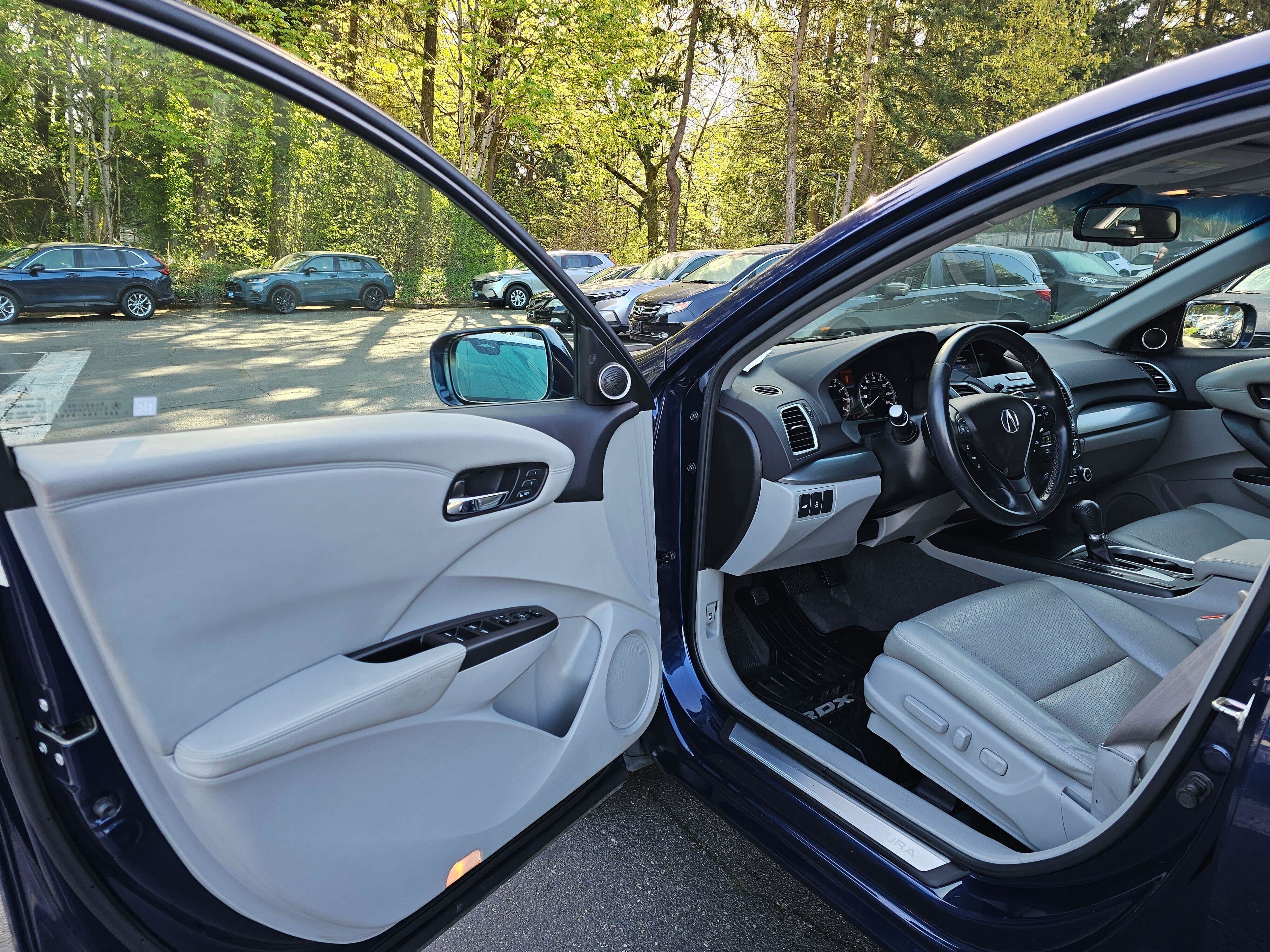 Used 2017 Acura RDX AWD w/ Technology Package image 19