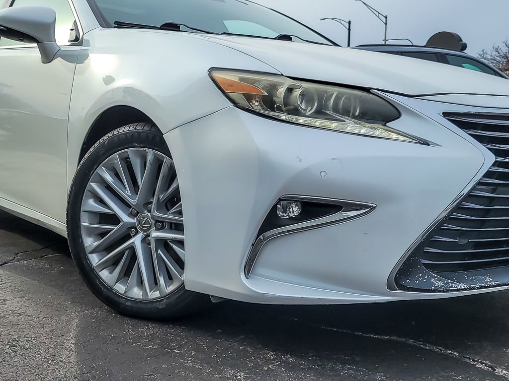 Used 2016 Lexus ES 350 w/ Luxury Package w/Wood Trim image 3