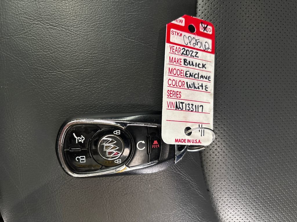 Used 2022 Buick Enclave Essence FWD image 30