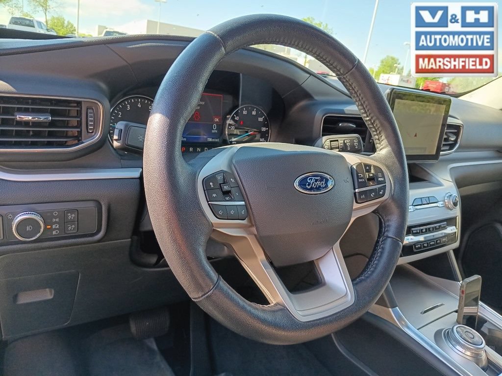 Used 2022 Ford Explorer XLT w/ Equipment Group 202A AWD/4WD image 8