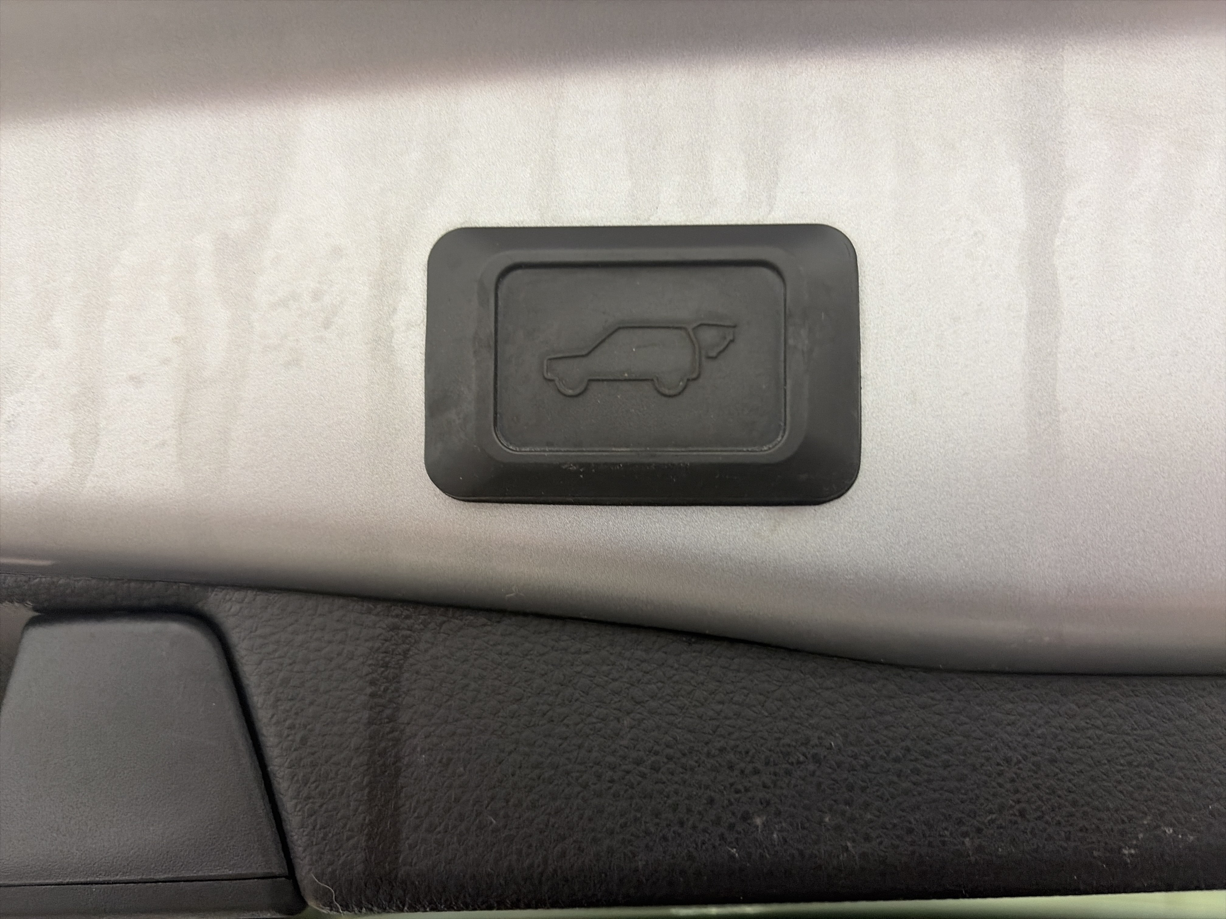 Used 2020 Toyota RAV4 Limited w/ Carpet Mat Package AWD/4WD image 31