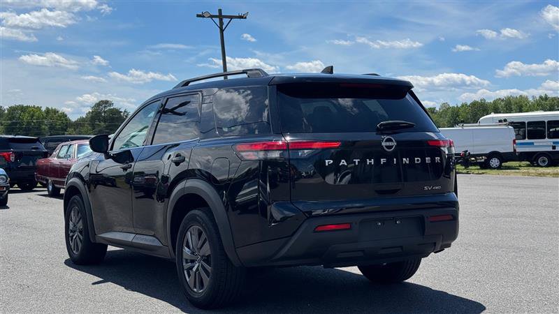 Used 2024 Nissan Pathfinder SV AWD/4WD image 8