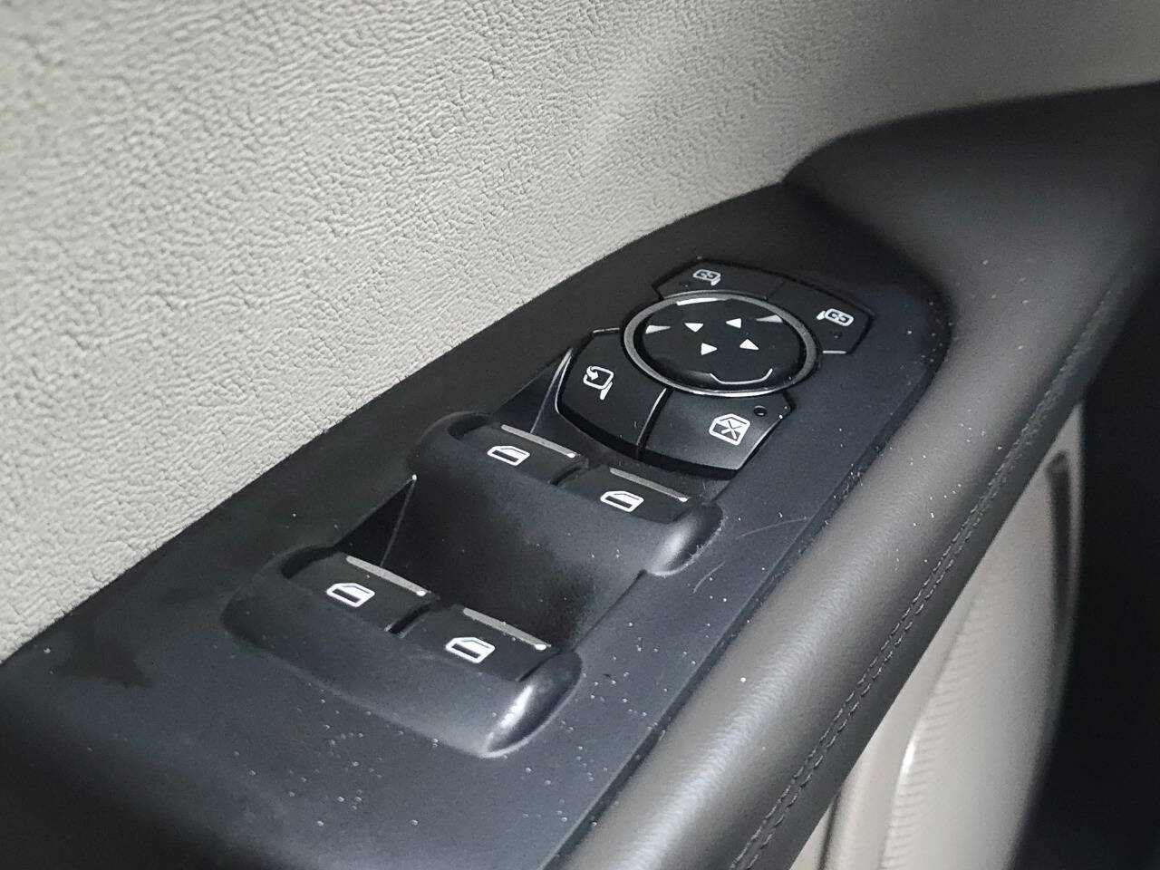 Used 2019 Lincoln Nautilus Select image 30