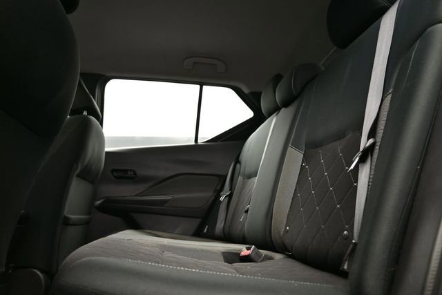 Used 2020 Nissan Kicks S FWD image 11