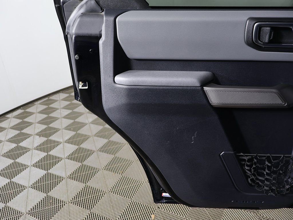 Used 2021 Ford Bronco Black Diamond image 18