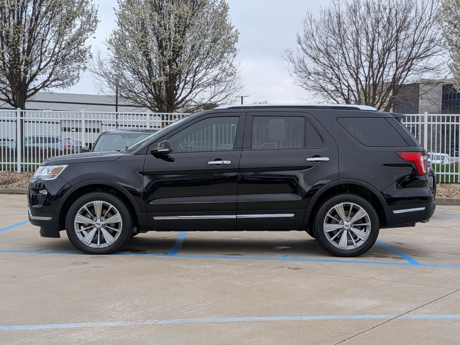 Used 2018 Ford Explorer Limited image 9