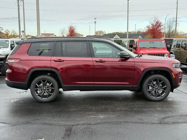 New 2025 Jeep Grand Cherokee L Limited w/ Trailer Tow Package image 2