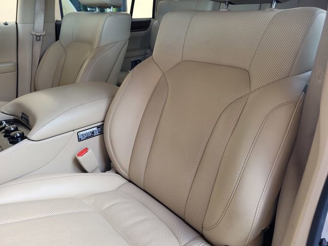 Used 2019 Lexus LX 570 4WD w/ Luxury Package image 20