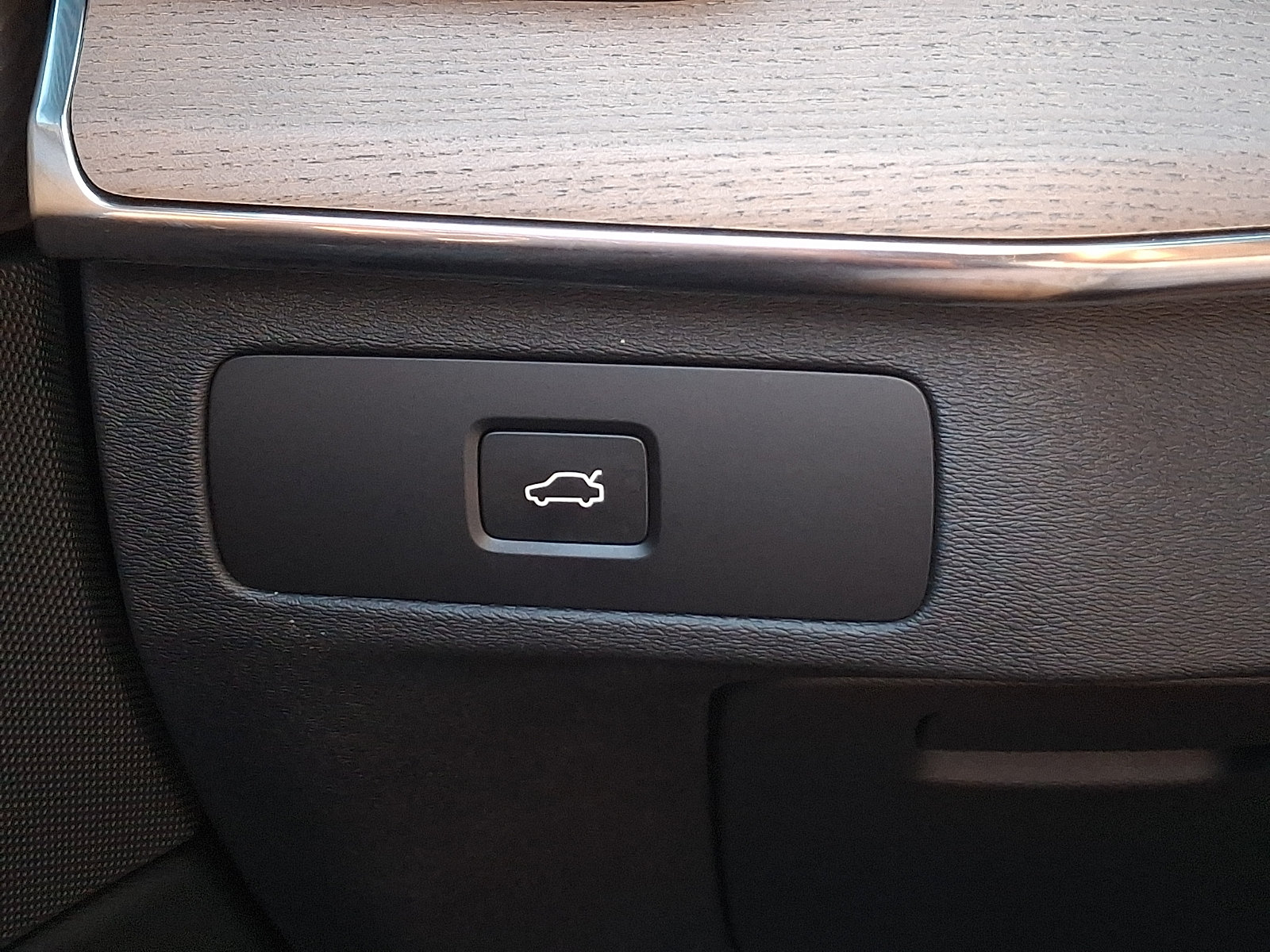 Used 2025 Volvo XC90 B6 Plus AWD/4WD image 26