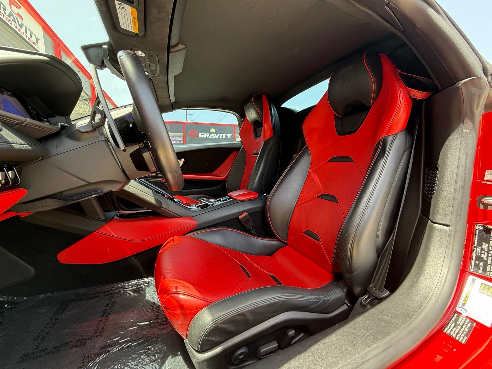 Used 2022 Lamborghini Huracan EVO RWD image 28