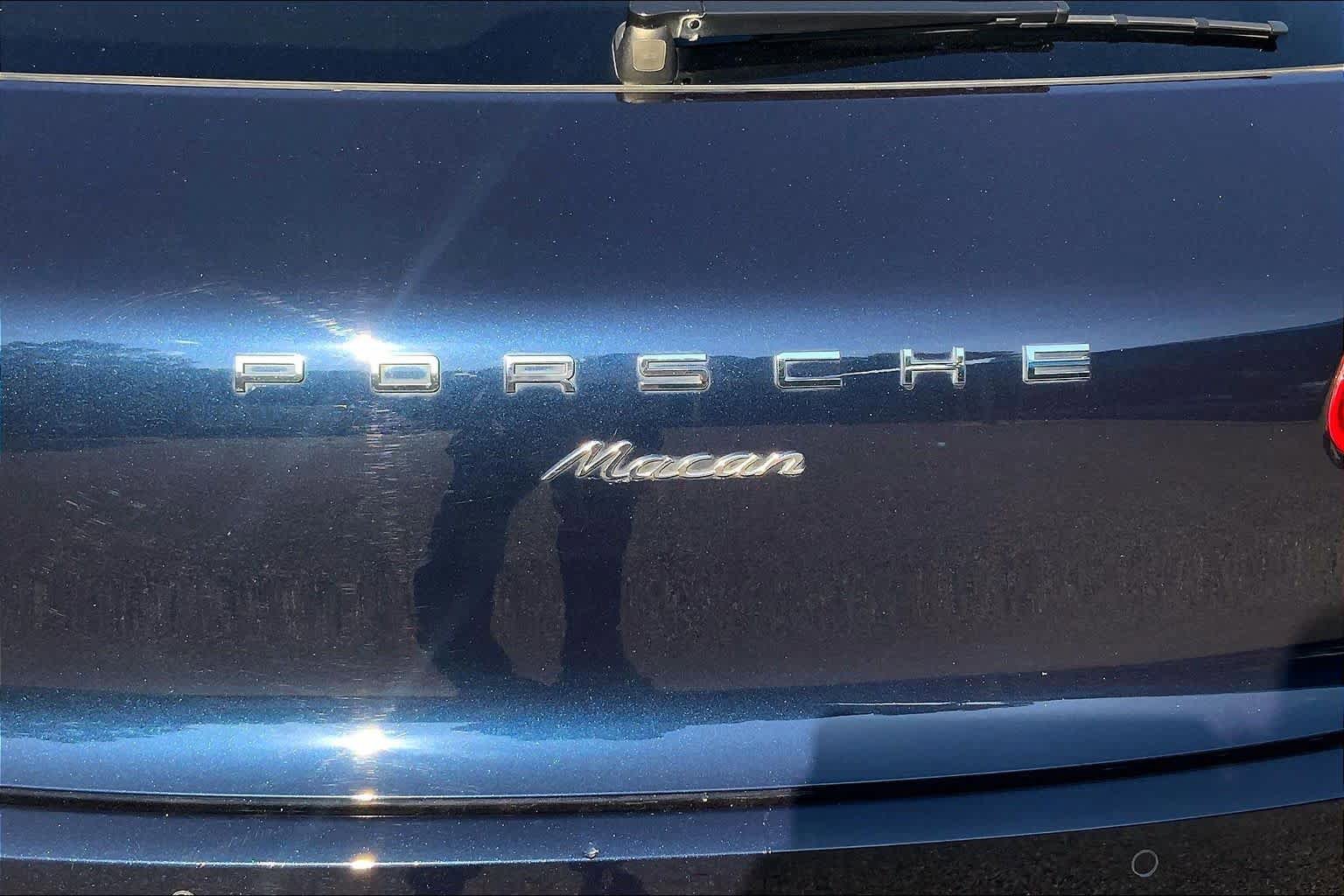 Used 2018 Porsche Macan AWD/4WD image 29