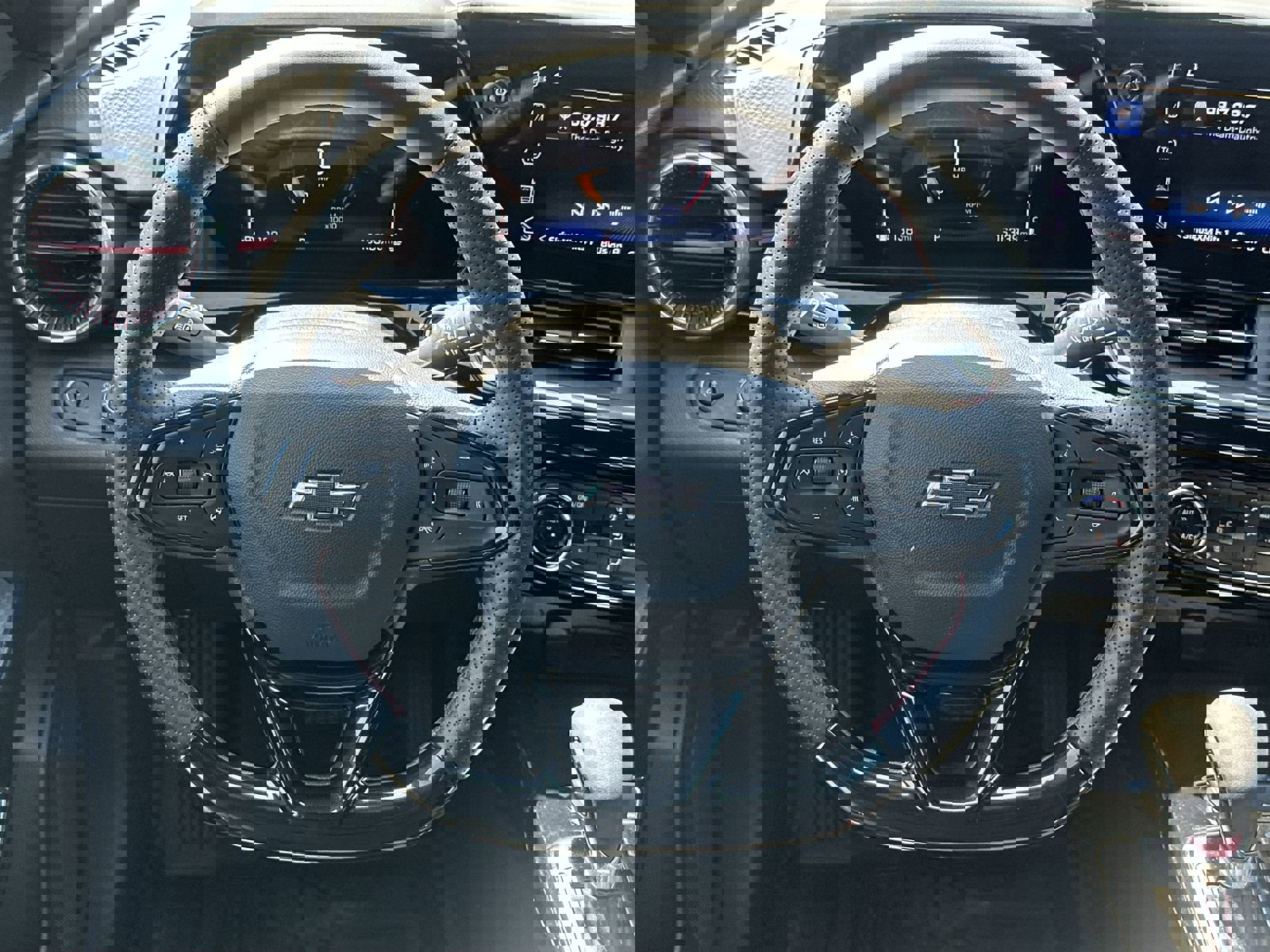 Used 2025 Chevrolet Trax RS w/ Driver Confidence Package image 19