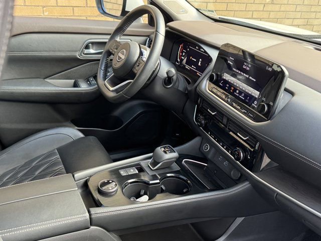 Used 2023 Nissan Rogue Platinum AWD/4WD image 9