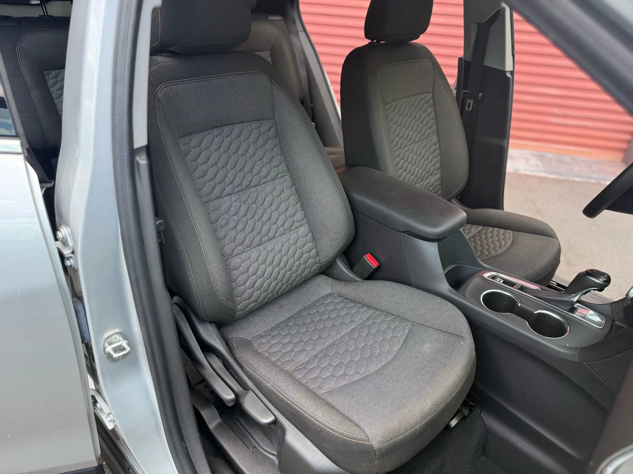 Used 2020 Chevrolet Equinox LT image 19