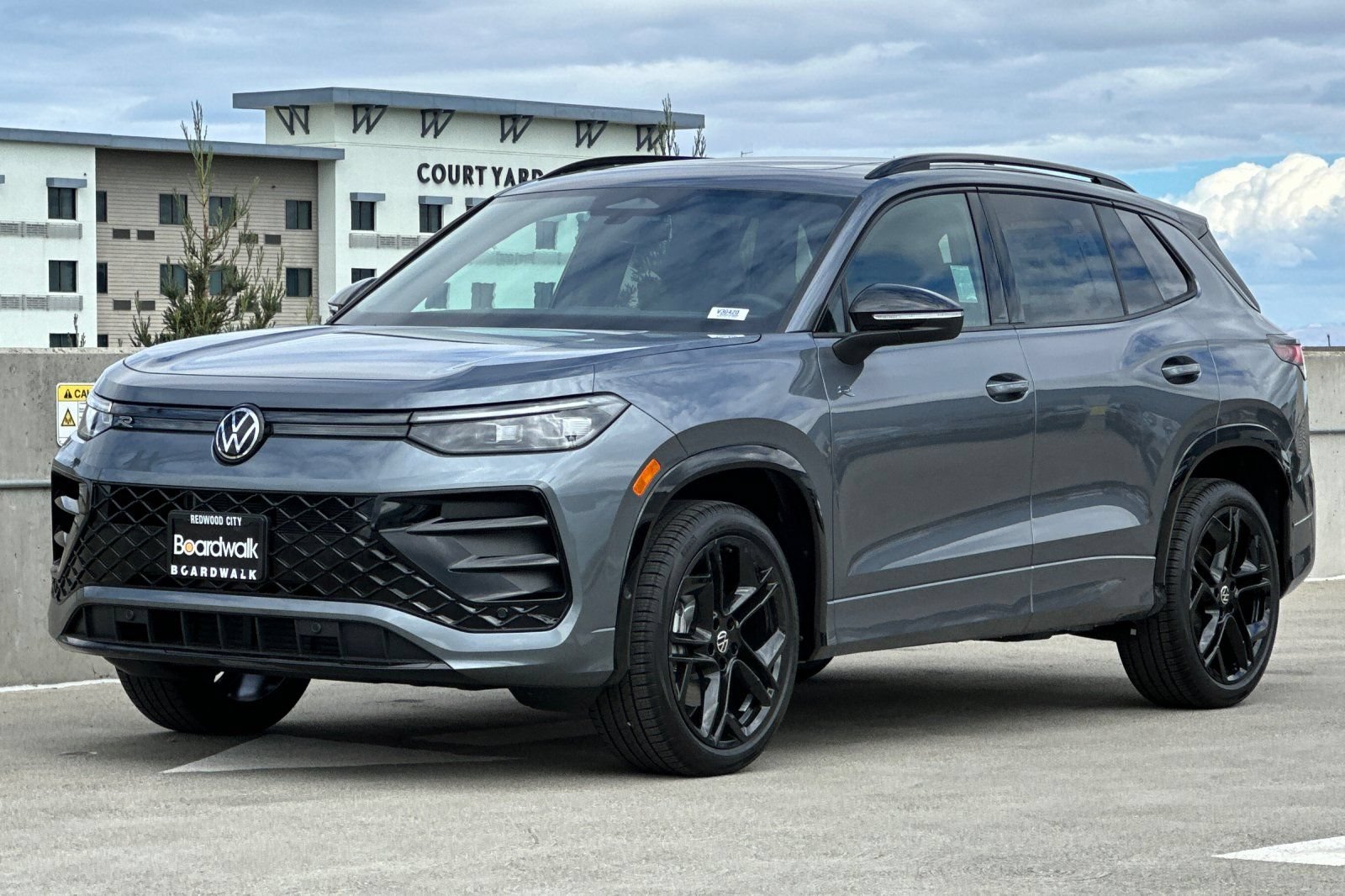New 2026 Volkswagen Tiguan SE R-Line AWD/4WD image 8
