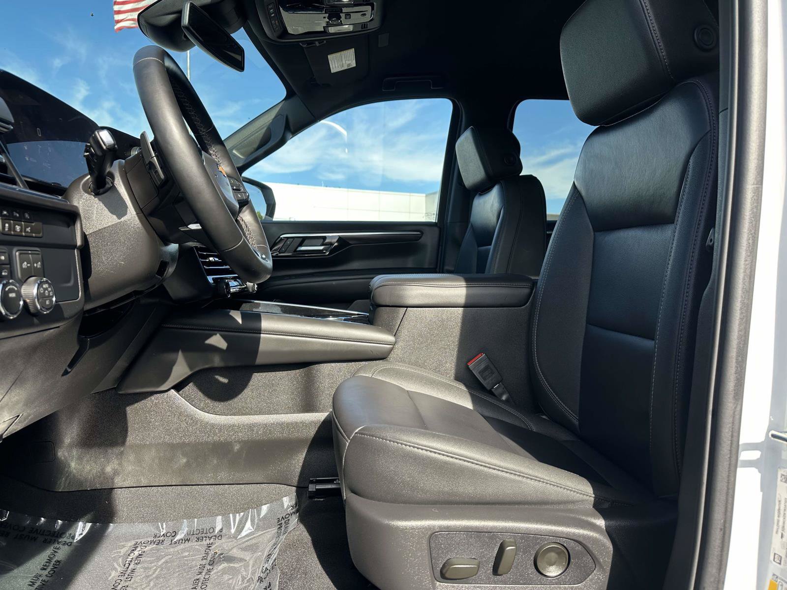 Used 2026 Chevrolet Suburban LT w/ Comfort Package AWD/4WD image 22