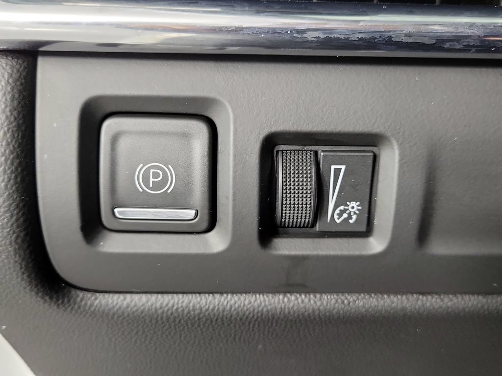 Used 2023 Cadillac XT4 Premium Luxury FWD image 30