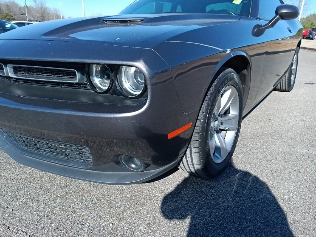 Used 2021 Dodge Challenger SXT image 10