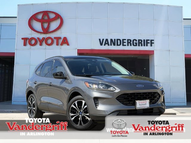 Used 2022 Ford Escape SE w/ SE Sport Appearance Package