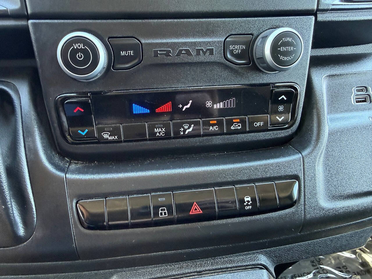 Used 2025 RAM ProMaster 2500 FWD image 36