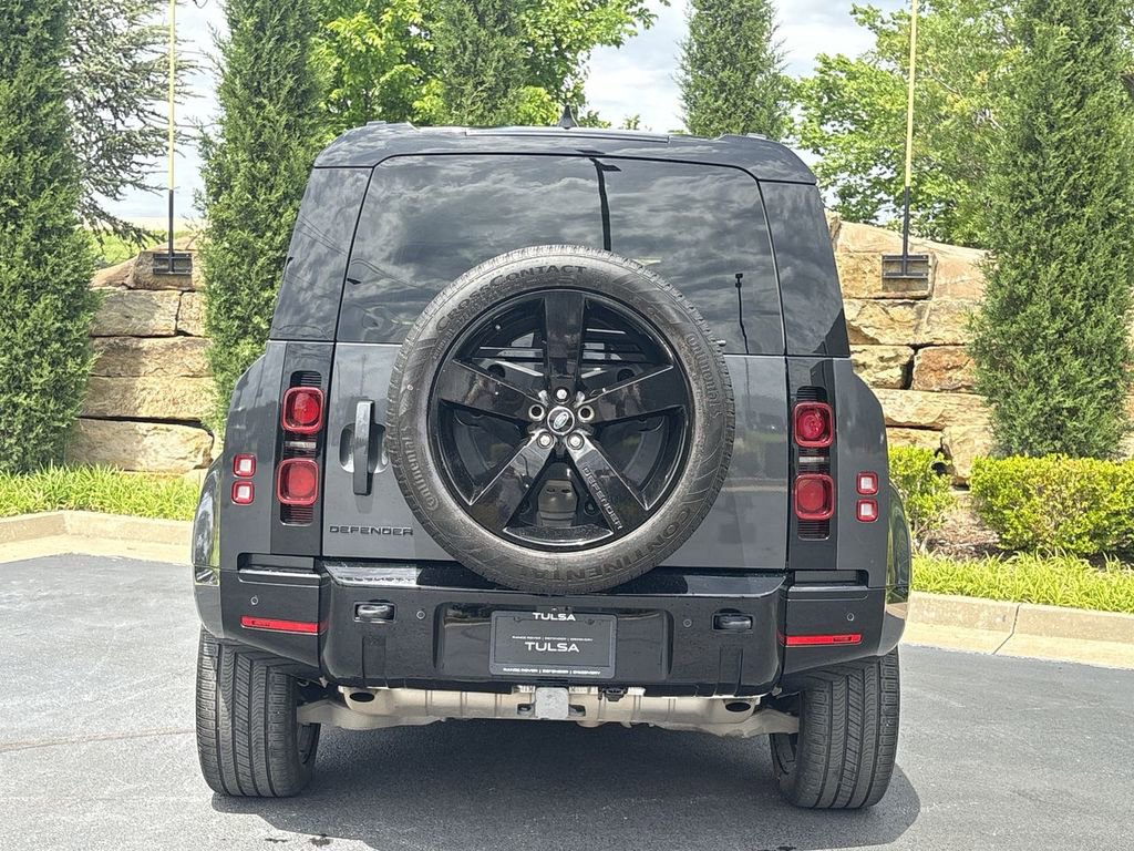 Certified 2024 Land Rover Defender 110 X-Dynamic SE AWD/4WD image 4